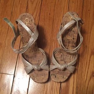 Jessica Simpson size 8 wedge